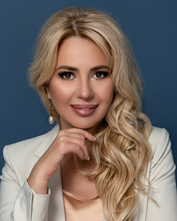 ManzheliyElina_Georgijivna_350.jpg